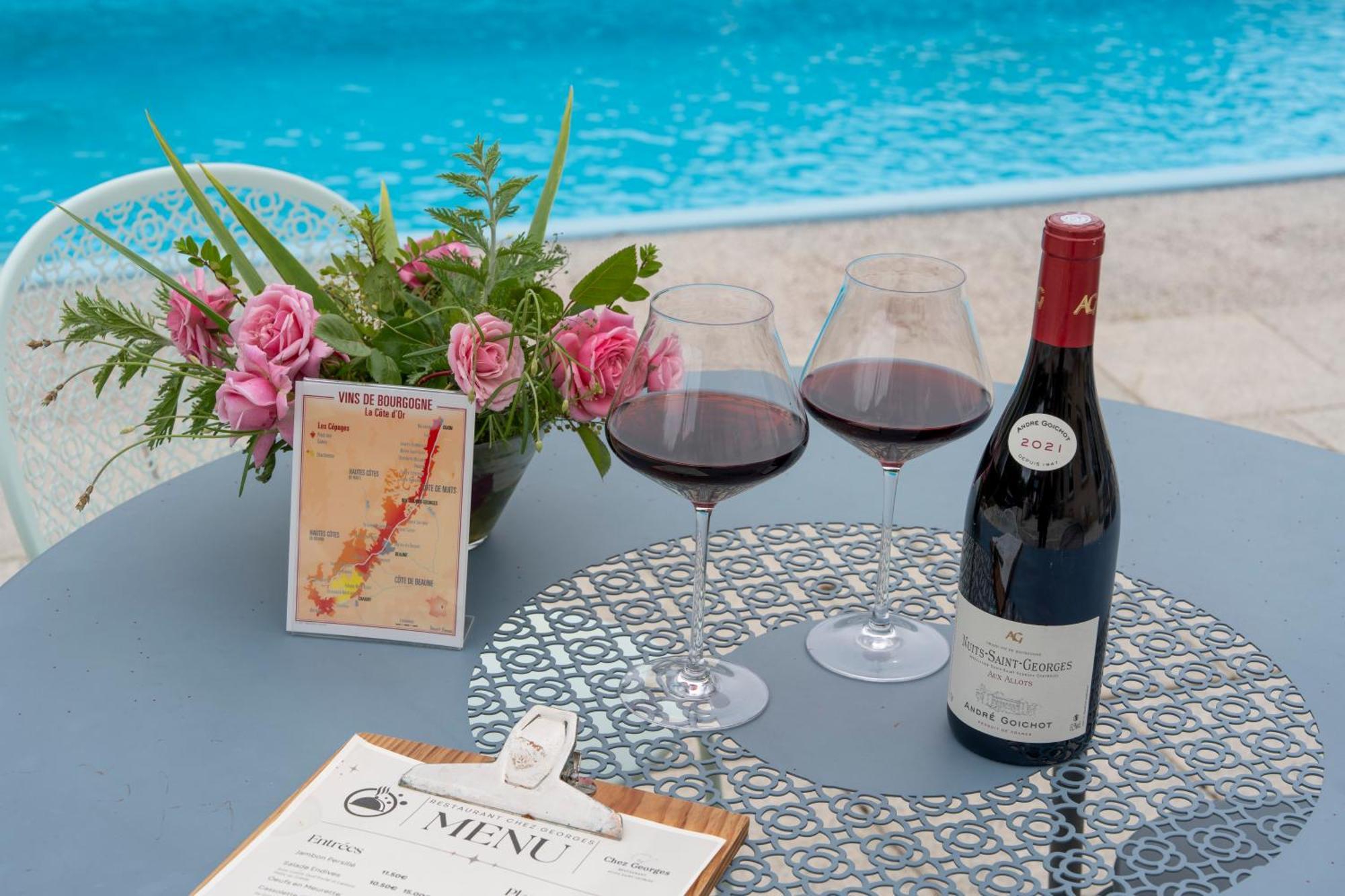 Kyriad Nuits Saint Georges Dijon Sud Экстерьер фото